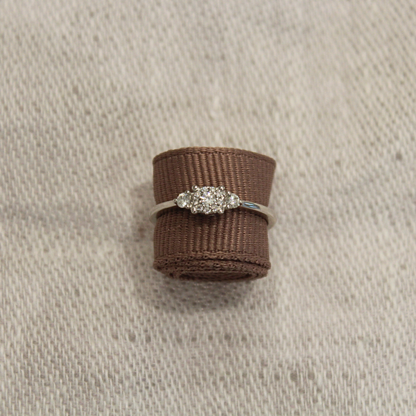 Petite ring med diamanter