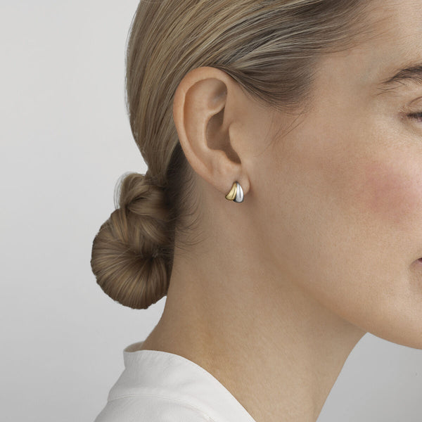 Curve øreringe små - guld og sølv fra Georg Jensen
