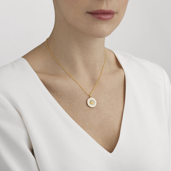 Daisy halskæde med stort vedhæng - forgyldt fra Georg Jensen